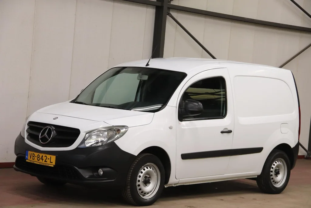 Mercedes-Benz Citan (2013) — foto 1