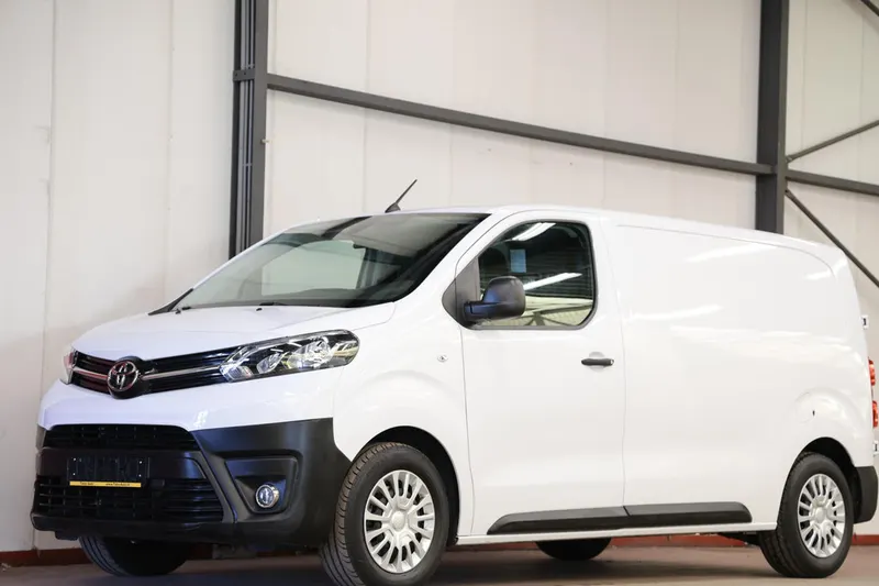 Toyota ProAce Worker (2022)
