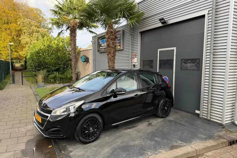 Peugeot 208 (2016)