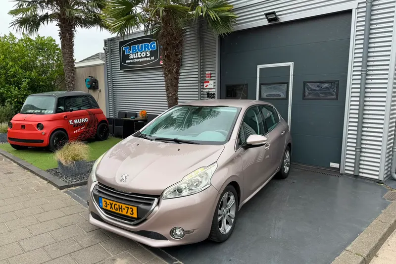 Peugeot 208 (2012)