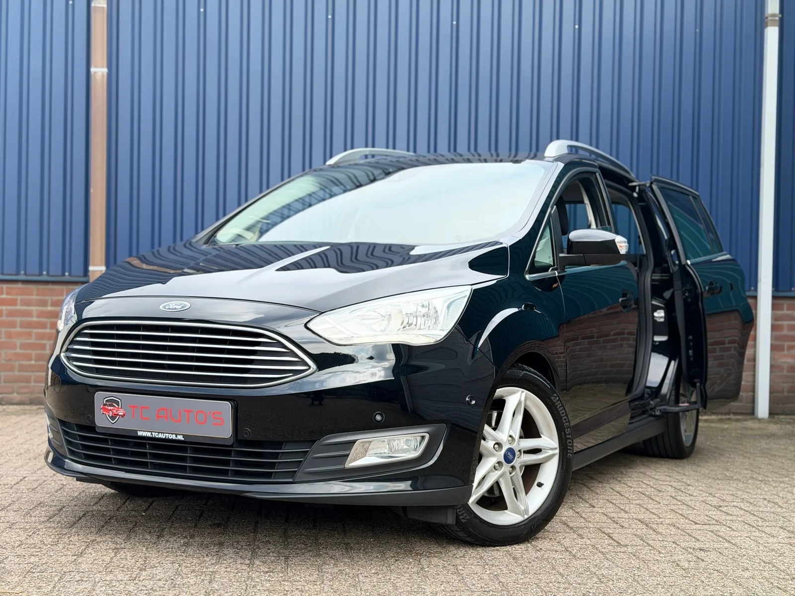 Ford Grand C-Max (2016) — foto 1
