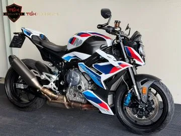 BMW M 1000 R (2022) — foto 1