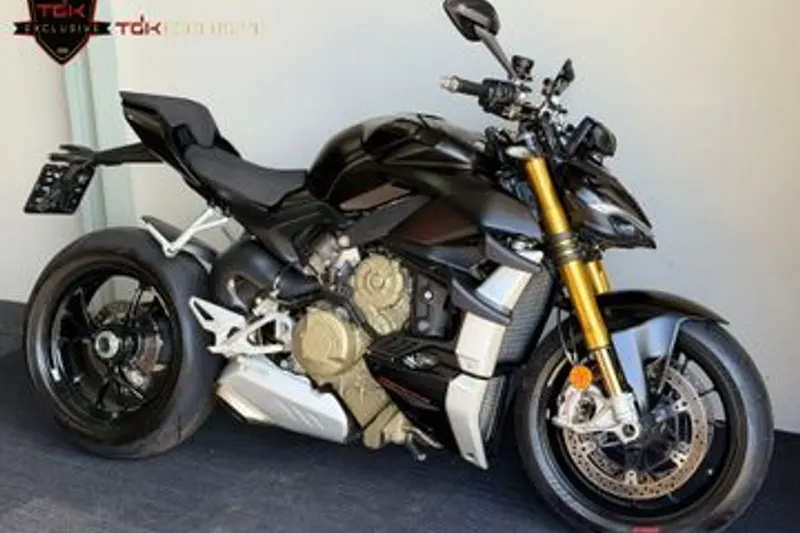 Ducati Streetfighter V4S (2024)