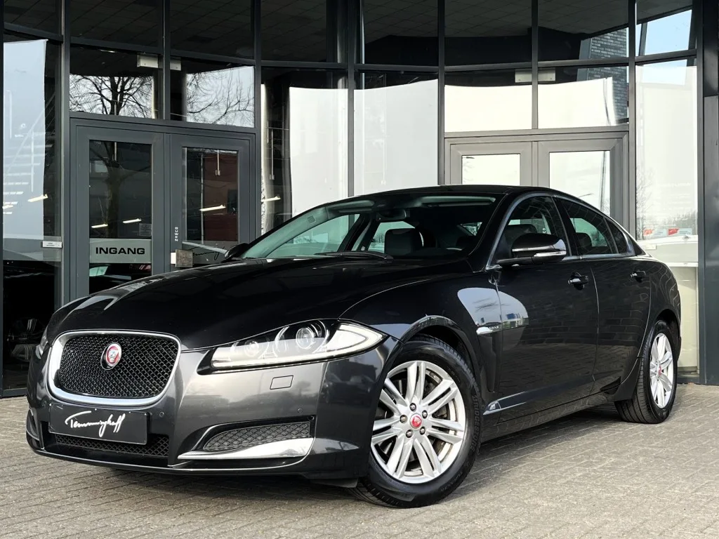 Jaguar XF (2014) — foto 1