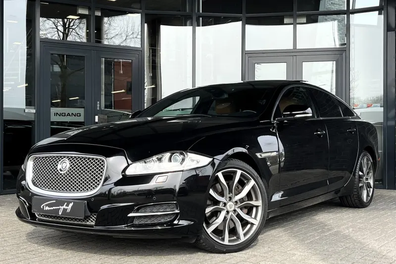 Jaguar XJ (2012)
