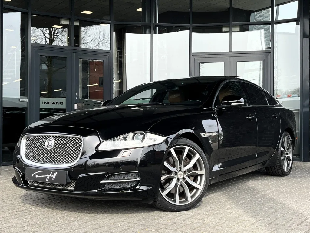 Jaguar XJ (2012) — foto 1