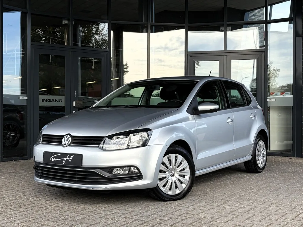 Volkswagen Polo (2015) — foto 1