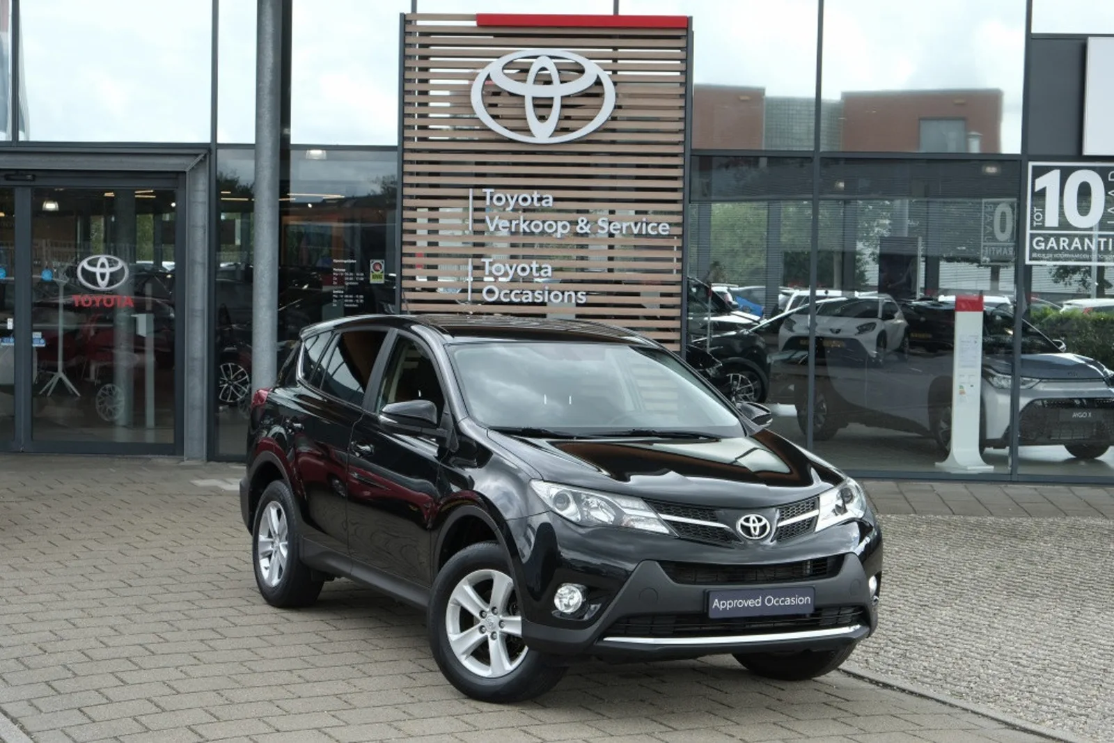 Toyota RAV4 (2014) — foto 1