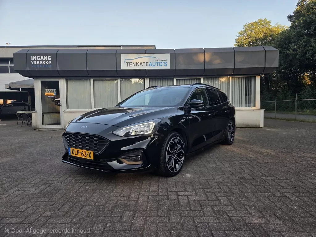 Ford Focus (2021) — foto 1