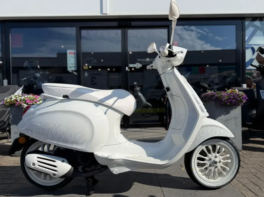 Vespa Sprint (2024) — foto 1