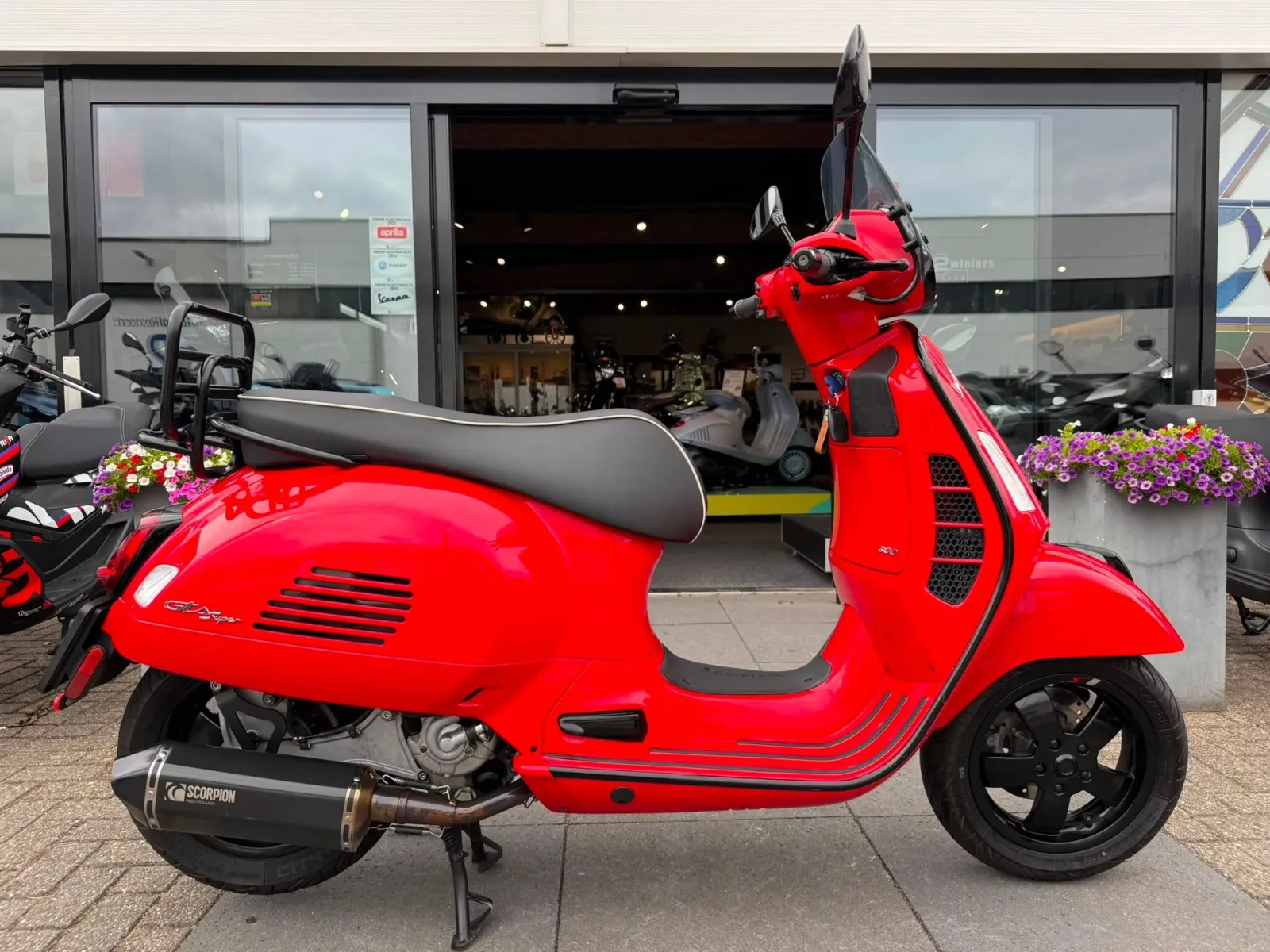 Vespa GTS 300 (2021) — foto 1