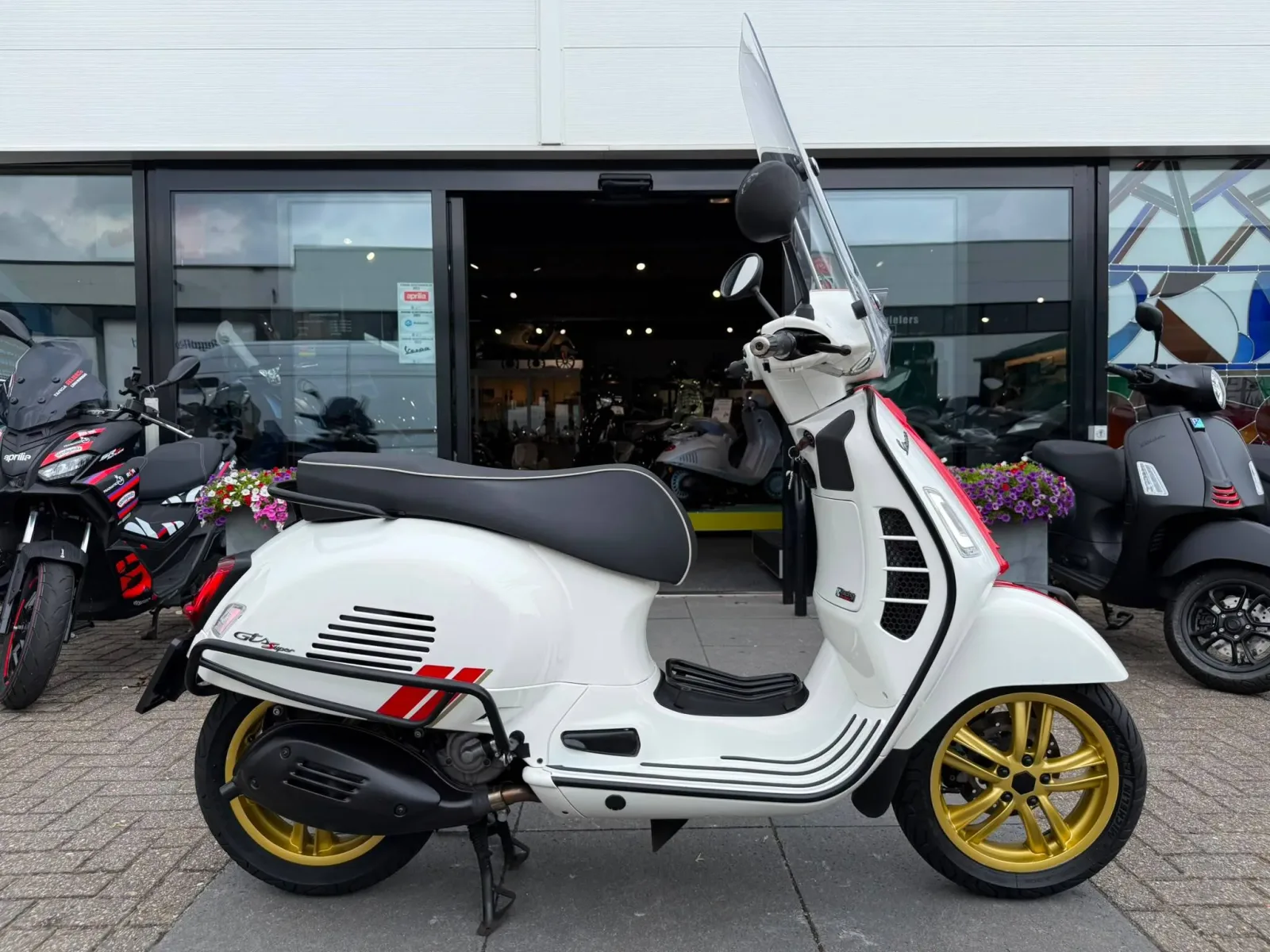 Vespa GTS 300 (2022) — foto 1