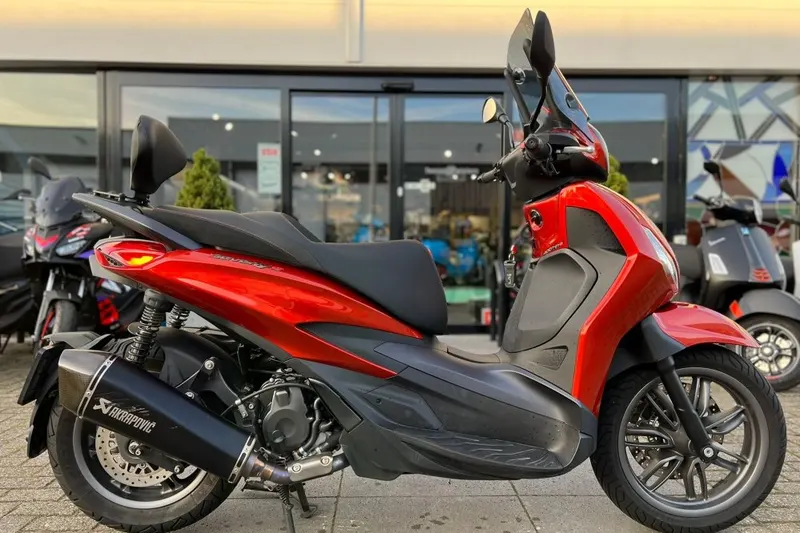 Piaggio Beverly 400 (2024)