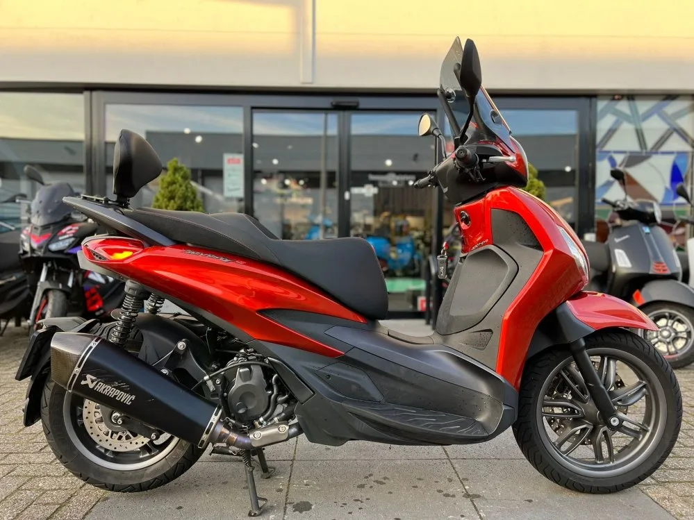 Piaggio Beverly 400 (2024) — foto 1