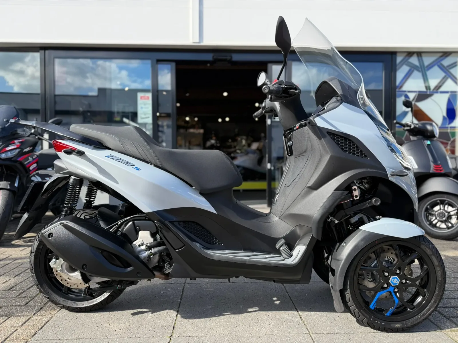 Piaggio MP3 310cc Sport E5+ Piaggio (2026) — foto 1