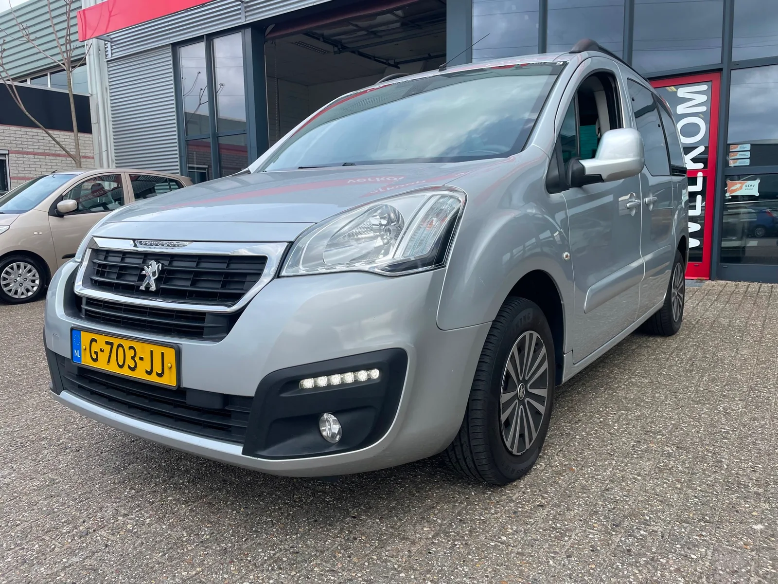 Peugeot Partner (2017) — foto 1