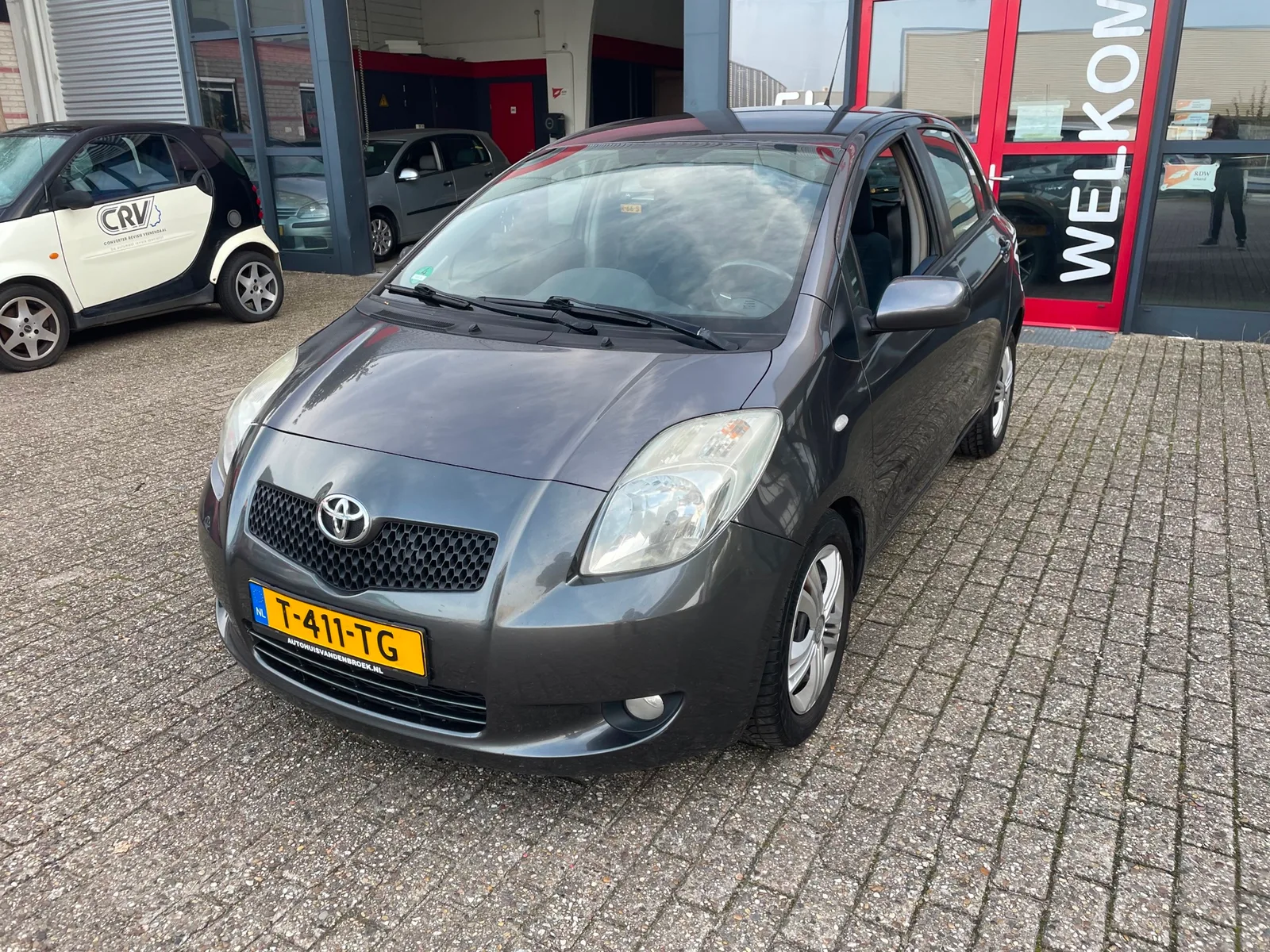 Toyota Yaris (2008) — foto 1