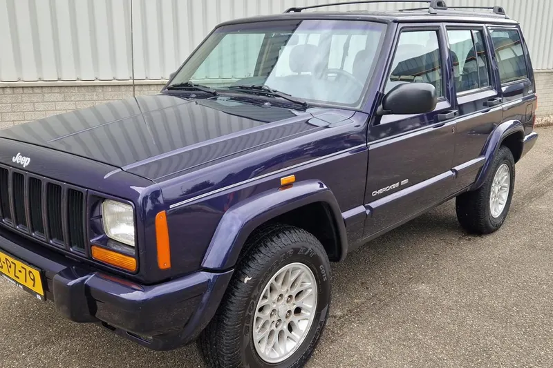 Jeep Cherokee (1999)