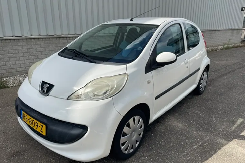 Peugeot 107 (2008)