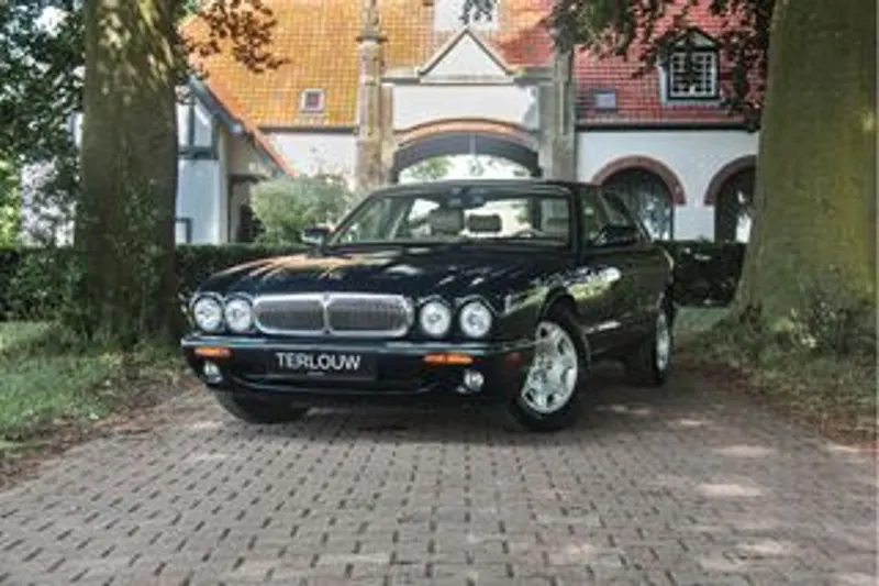 Jaguar Sovereign (2001)