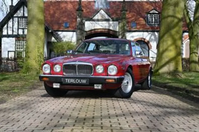 Jaguar DOUBLE SIX (1992)