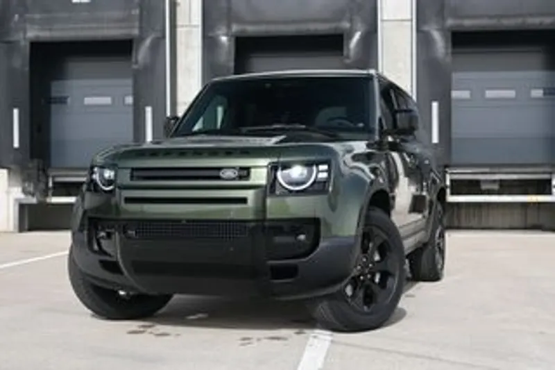 Land Rover Defender (2026)