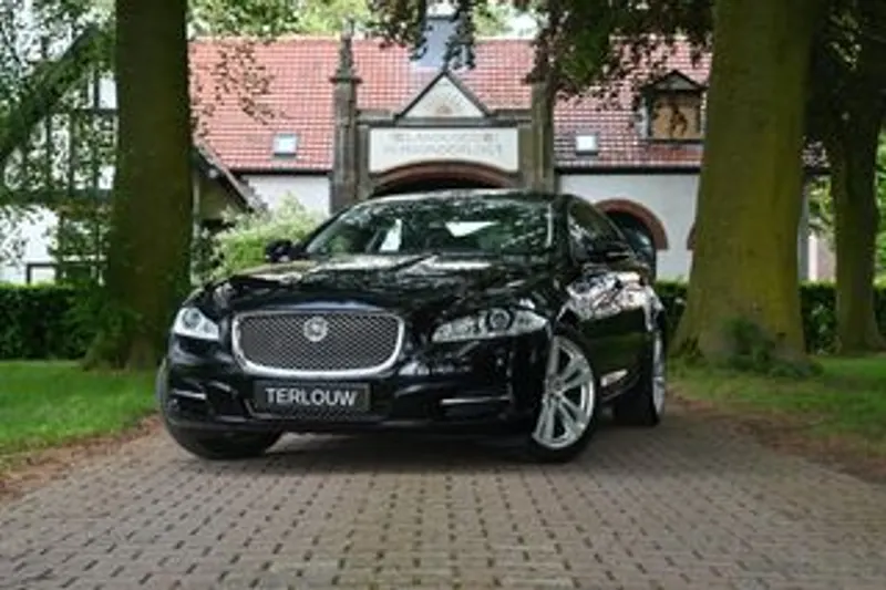 Jaguar XJ (2014)