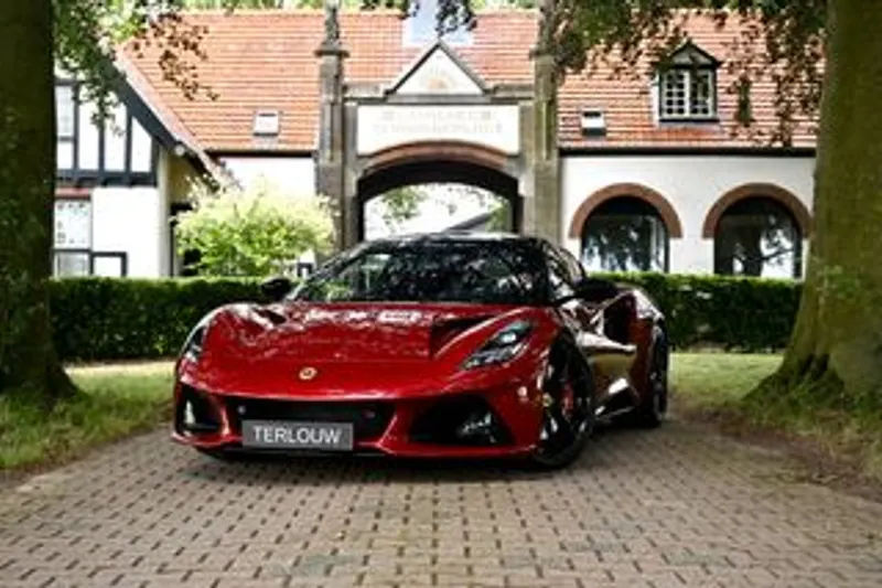 Lotus Emira (2024)