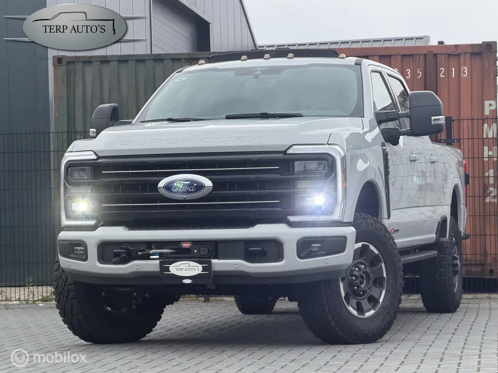 Ford F-250 (2026) — foto 1