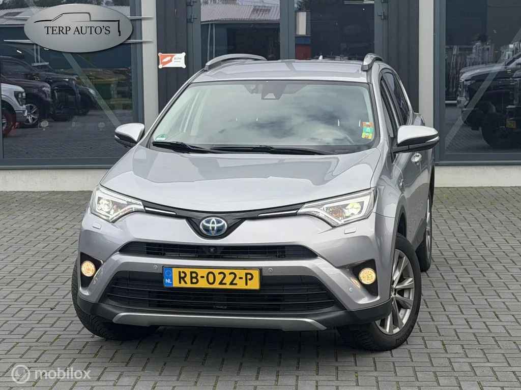 Toyota RAV4 (2017) — foto 1