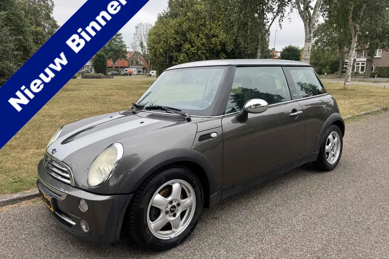 MINI Cooper (2006)