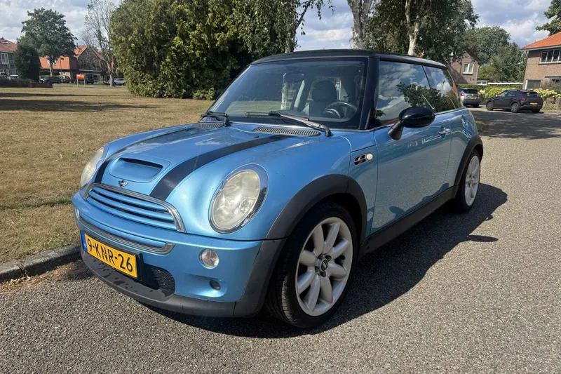 MINI Cooper S (2004)