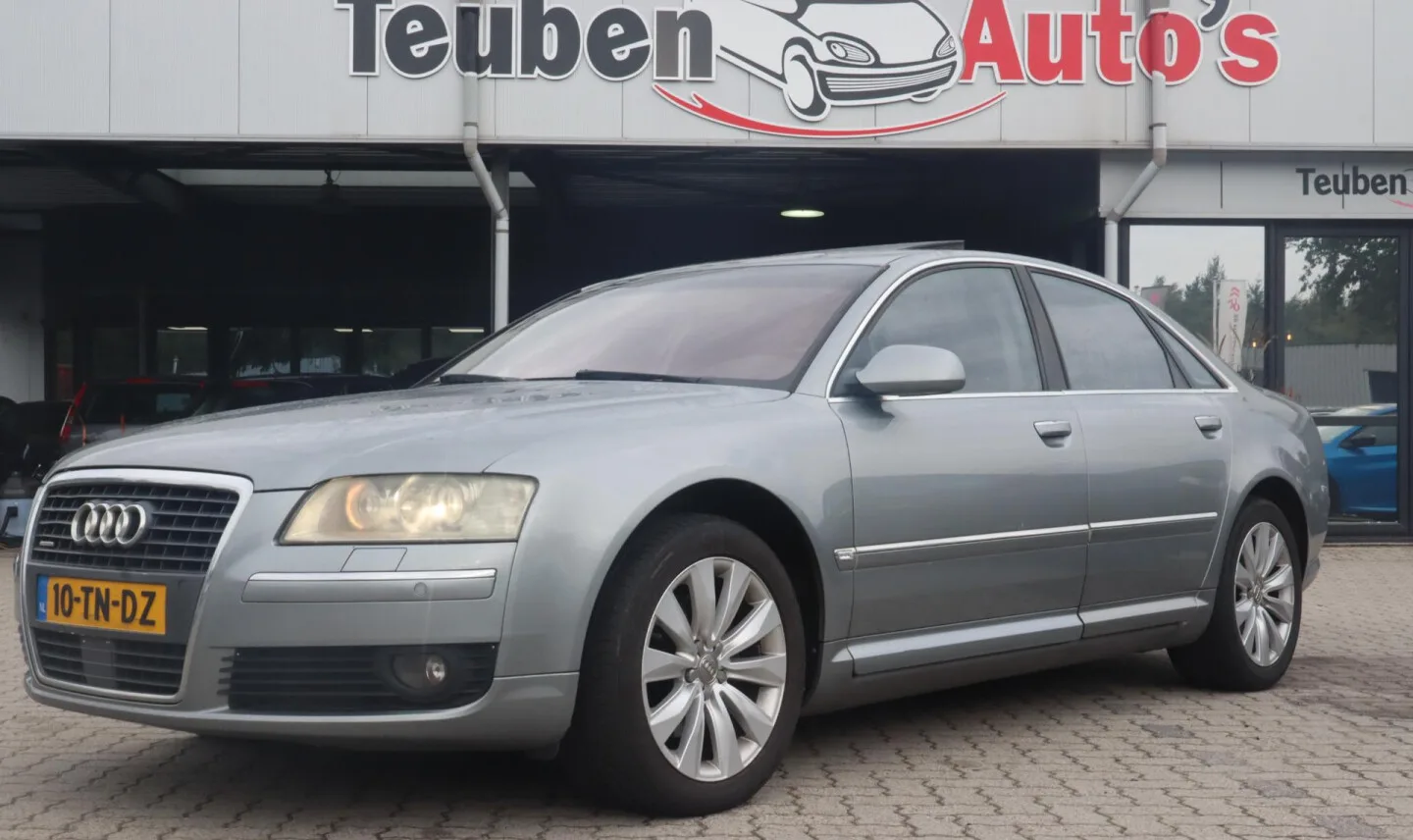 Audi A8 (2005) — foto 1