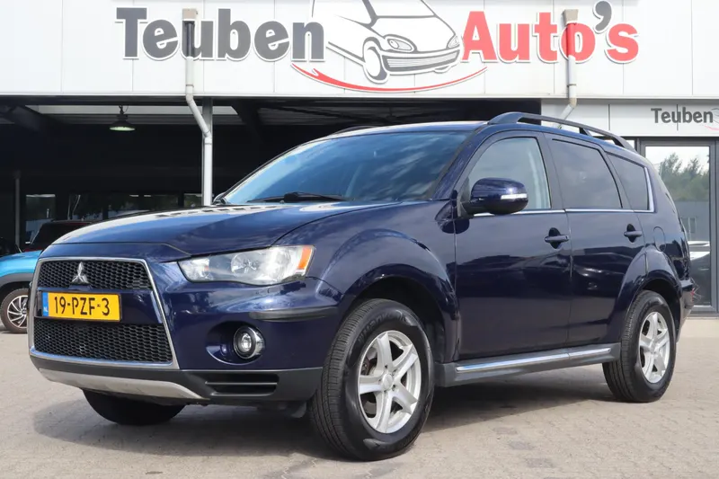 Mitsubishi Outlander (2011)