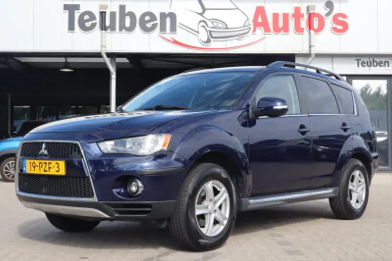 Mitsubishi Outlander (2011)