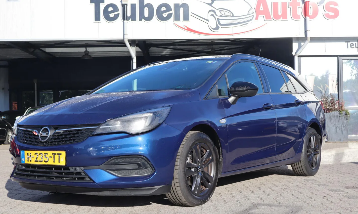 Opel Astra (2020) — foto 1