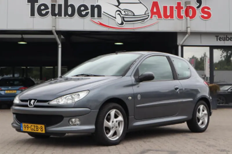 Peugeot 206 (2008)
