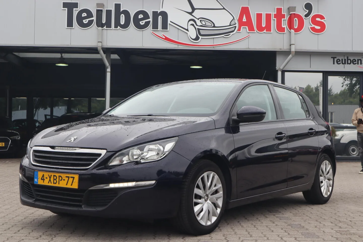 Peugeot 308 (2014) — foto 1