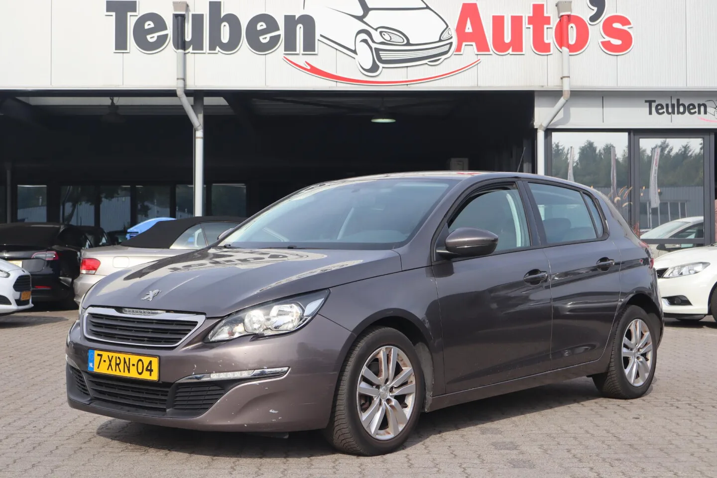 Peugeot 308 (2014) — foto 1