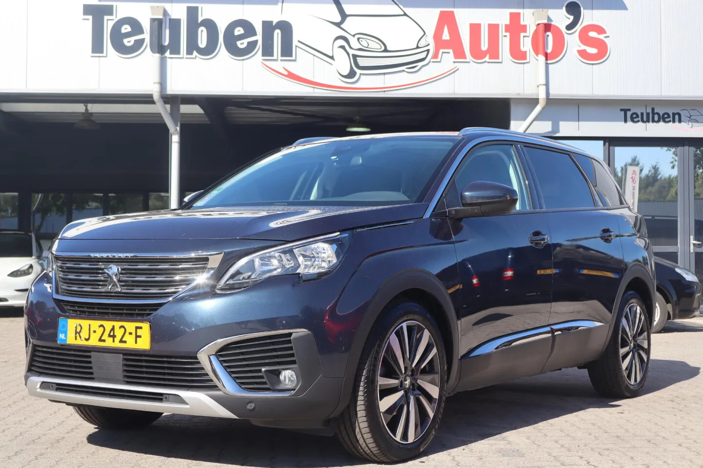 Peugeot 5008 (2017) — foto 1