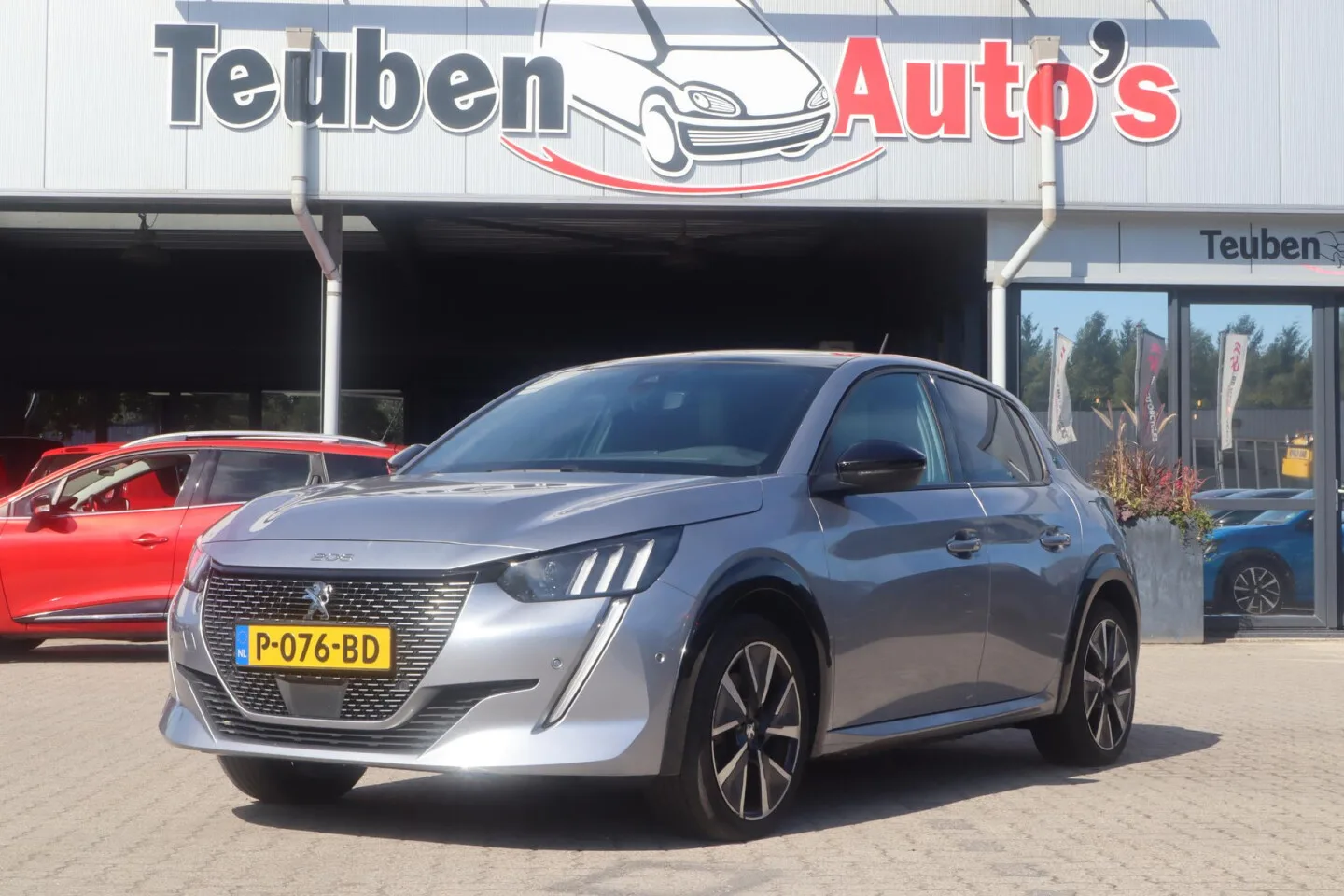 Peugeot e-208 (2021) — foto 1