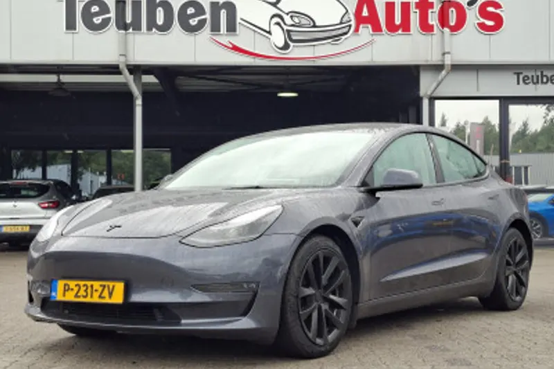 Tesla Model 3 (2021)