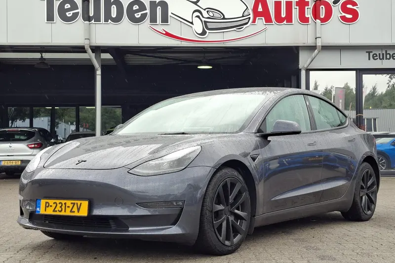 Tesla Model 3 (2021)