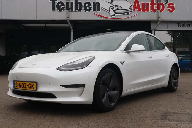 Tesla Model 3 (2020)