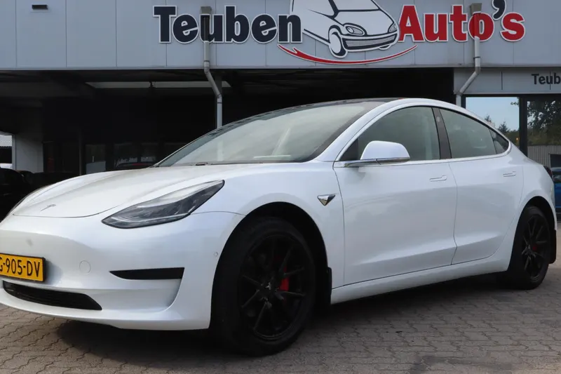 Tesla Model 3 (2019)