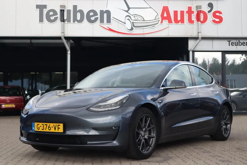 Tesla Model 3 (2019)