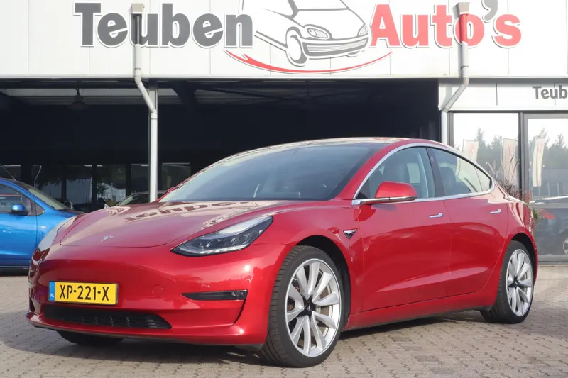 Tesla Model 3 (2019)