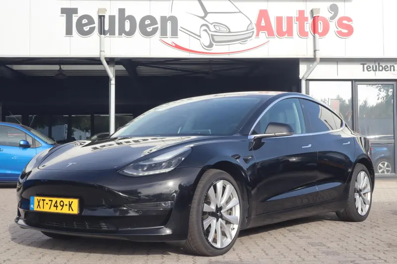 Tesla Model 3 (2019)