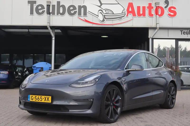 Tesla Model 3 (2019)