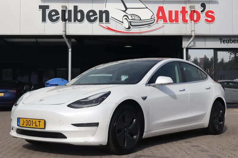 Tesla Model 3 (2020)